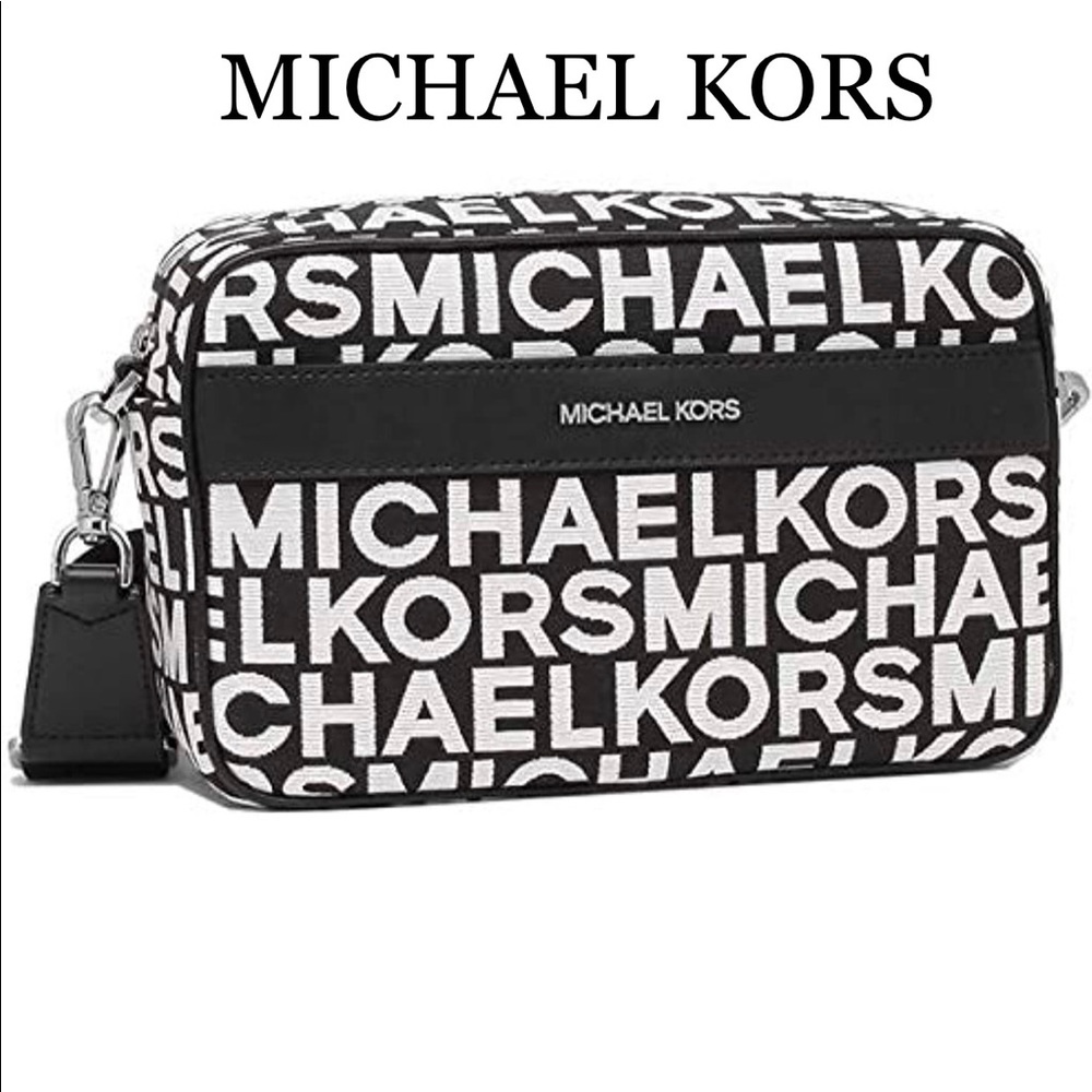 MICHAEL KORS KENLY SMALL CAMERA XBODY BLACK
